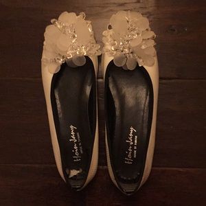 Gorgeous white Flats - SZ 5.5 / 6
